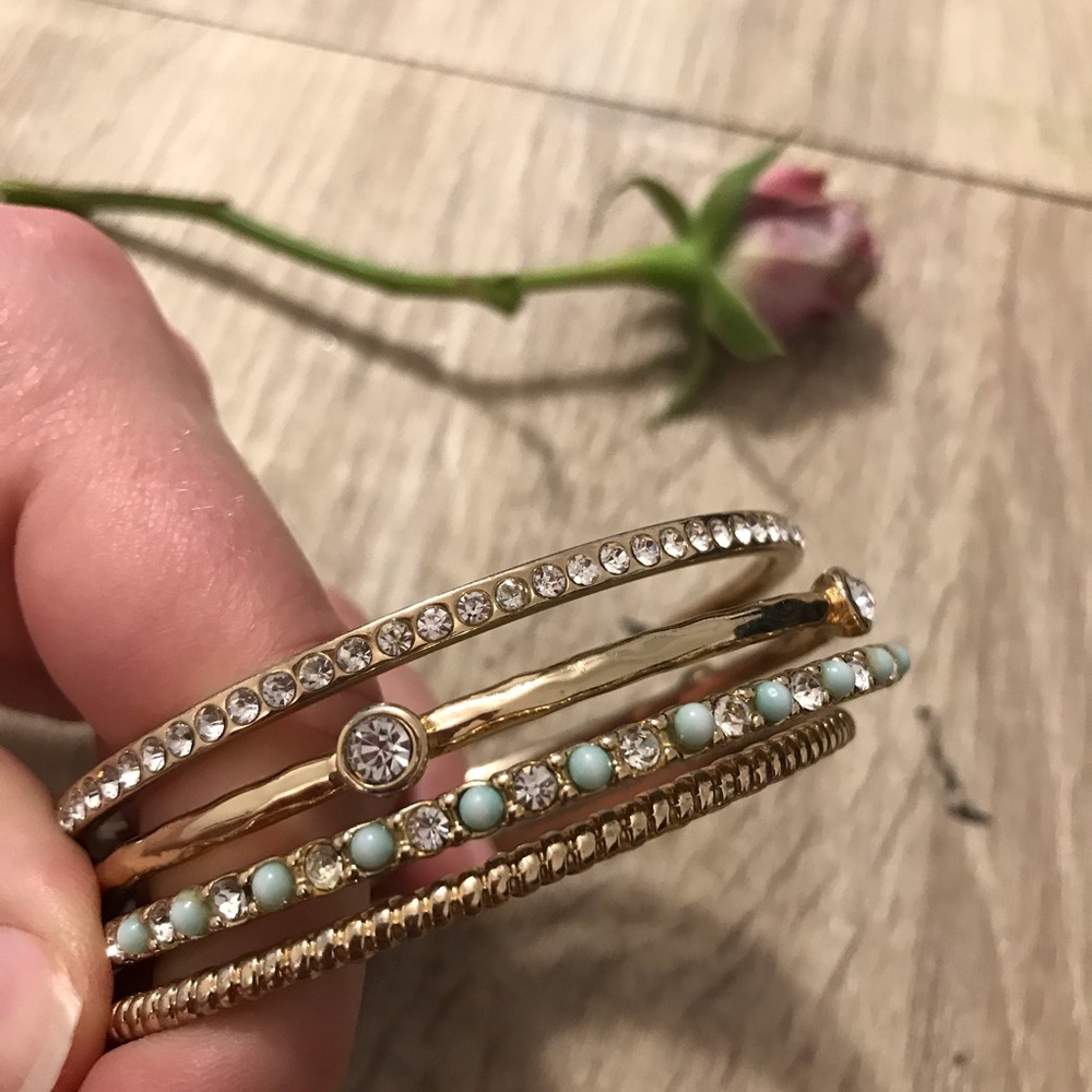 Premier Designs “Bands of Gold” Bracelet bangles